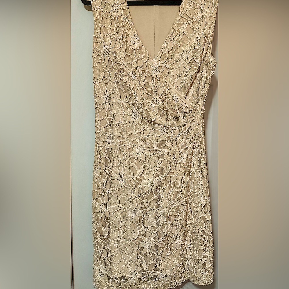 EUC. Lauren Ralph Lauren Laced Dress.